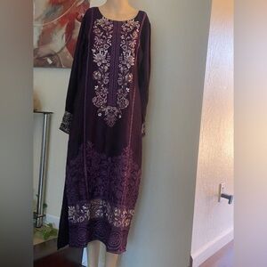 Elegant Purple Embroidered Dress khadder dupatta size 36 karma